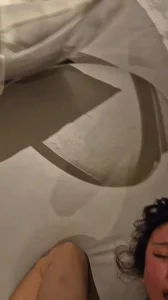 简直是太骚了！ 没操几下都给他叫射了